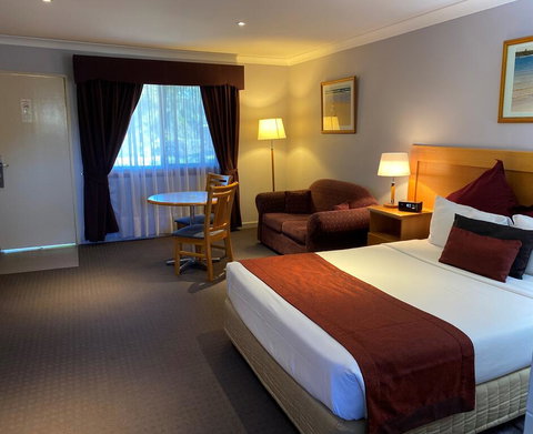 Sunseeker Motor Inn - Lightning Ridge Tourism 1
