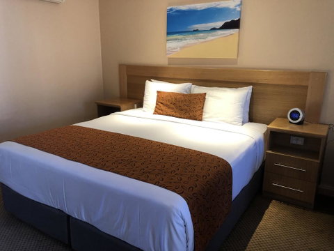 Sunseeker Motor Inn - Lightning Ridge Tourism 2