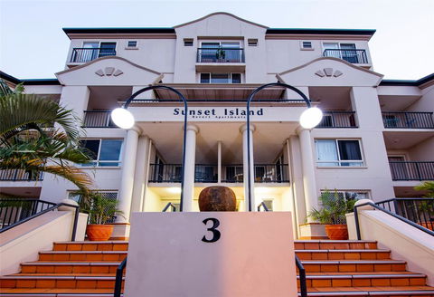 Sunset Island Resort - Lightning Ridge Tourism 2