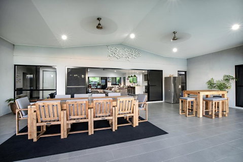 Sunset Penthouse Couples Retreat, Close To Airlie Beach, Champagne On Arrival - Lightning Ridge Tourism 2