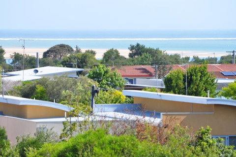 SUNSET WATERS - INLET SIDE - Lightning Ridge Tourism 1