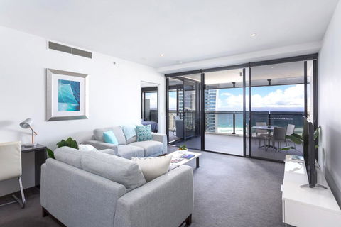 Surfers Paradise Two Bedroom Luxury Seaview Spa Apartment - Sealuxe - Lightning Ridge Tourism 1