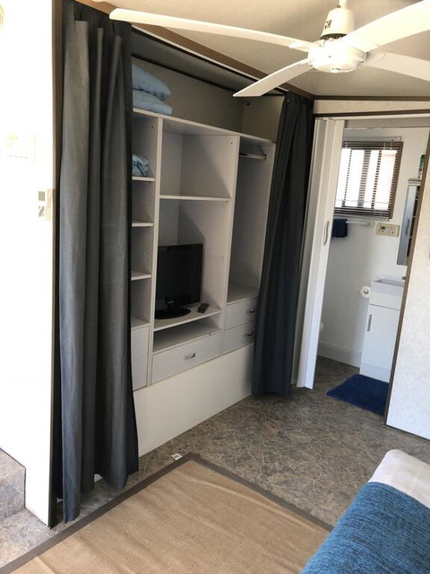 Surfrider Caravan Park - Lightning Ridge Tourism 1