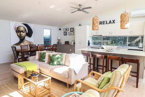 Surfside - Lightning Ridge Tourism 3