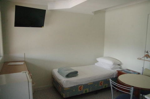 T's Resort & Motel - Lightning Ridge Tourism 3