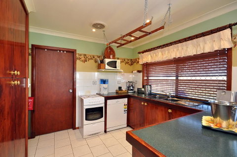 Talga Escape Rothbury With Pool And Views - Lightning Ridge Tourism 2