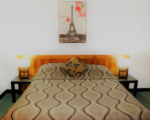 Tamworth Budget Motel - Lightning Ridge Tourism 3