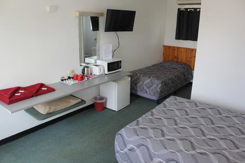 Tamworth Budget Motel - Lightning Ridge Tourism 2