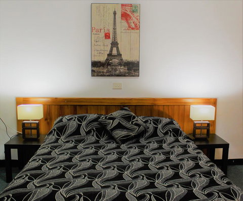 Tamworth Budget Motel - Lightning Ridge Tourism 0