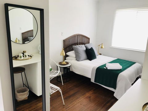 Tea Gardens Hotel - Lightning Ridge Tourism 2