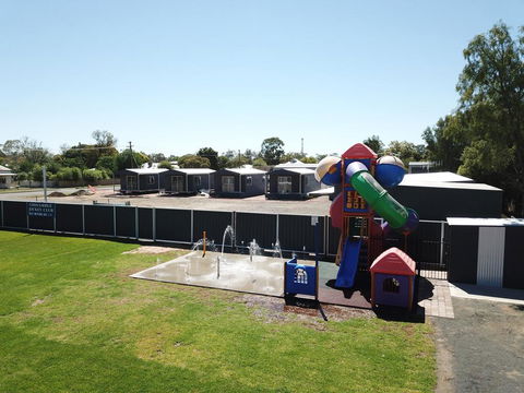 Terminus Hotel - Lightning Ridge Tourism 1
