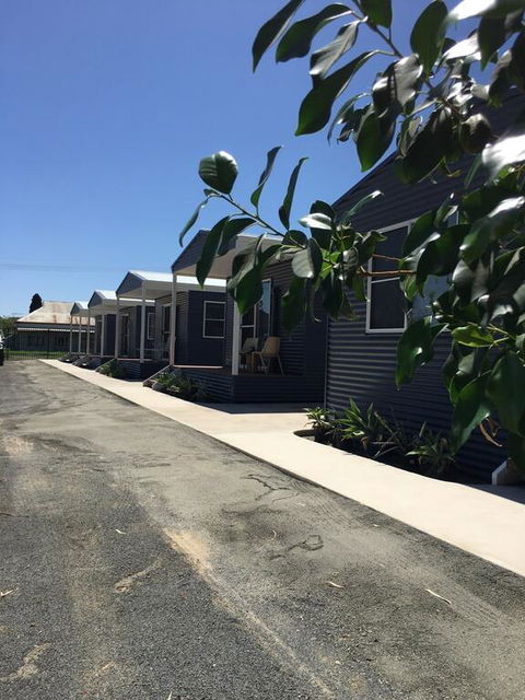 Terminus Hotel - Lightning Ridge Tourism 3