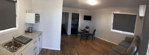 Terminus Hotel - Lightning Ridge Tourism 2