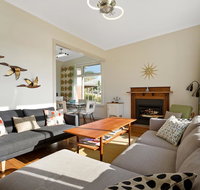 The 50's Beach House - Lightning Ridge Tourism
