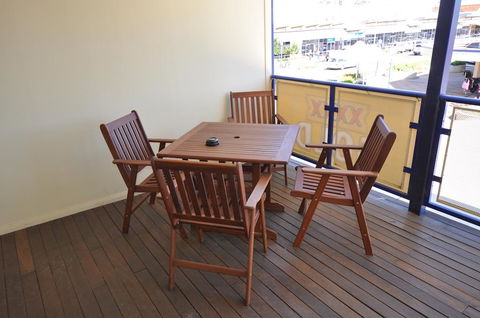 The Australian Hotel Motel - Lightning Ridge Tourism 0