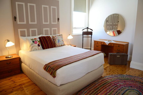 The Bank B&B West Wyalong - Lightning Ridge Tourism 1