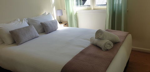 The Bay Apartment - Lightning Ridge Tourism 3