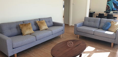 The Bay Apartment - Lightning Ridge Tourism 1