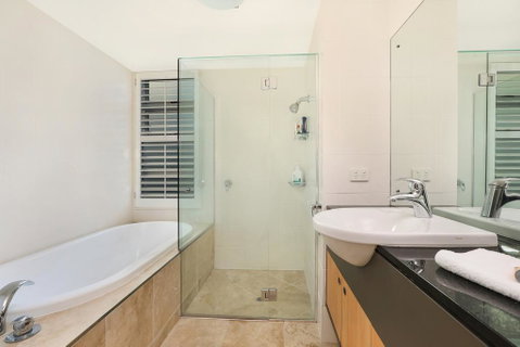 The Beach House - Lightning Ridge Tourism 1