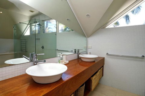 THE BEACH HOUSE - Lightning Ridge Tourism 0