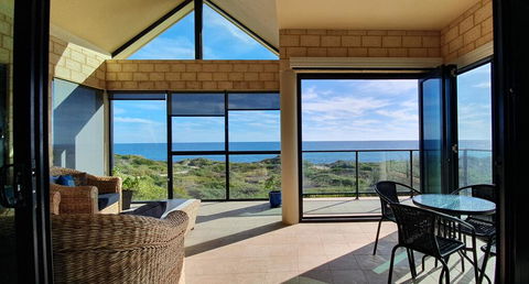 The Beach House - Port Bouvard - Lightning Ridge Tourism 0
