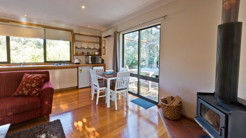 Parnella Kettering - Lightning Ridge Tourism 18