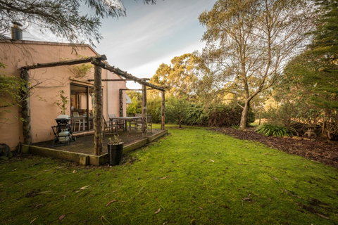 Parnella Kettering - Lightning Ridge Tourism 15
