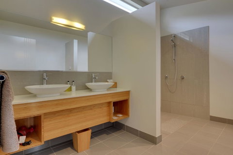 The Cove Kettering - Lightning Ridge Tourism 26