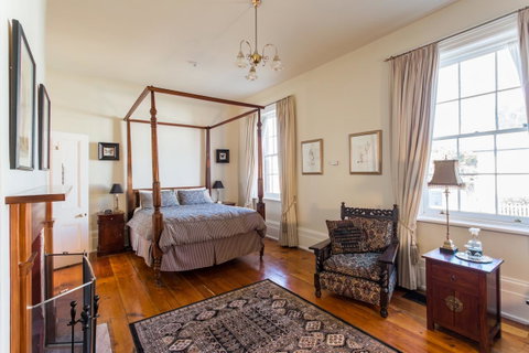 Grand Old Duke - Lightning Ridge Tourism 27