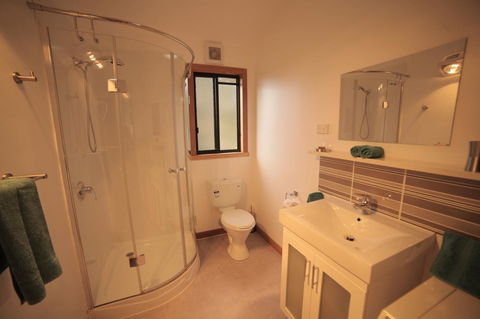 Southern Forest Accommodation - Lightning Ridge Tourism 19