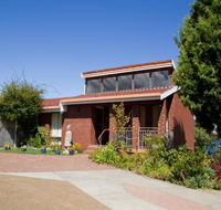 Derwent Retreat - Lightning Ridge Tourism