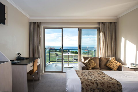 Beachfront Bicheno - Lightning Ridge Tourism 15