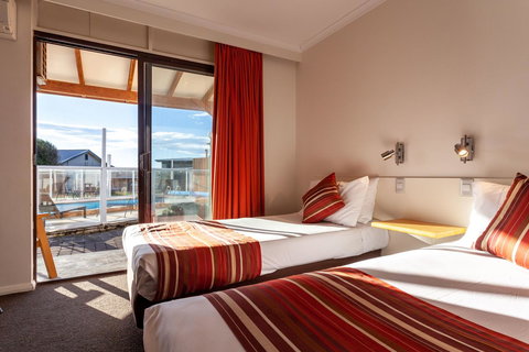 Beachfront Bicheno - Lightning Ridge Tourism 25