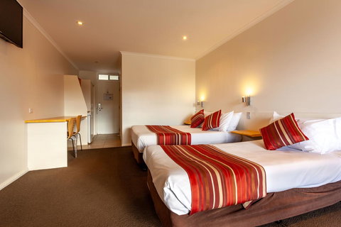 Beachfront Bicheno - Lightning Ridge Tourism 27