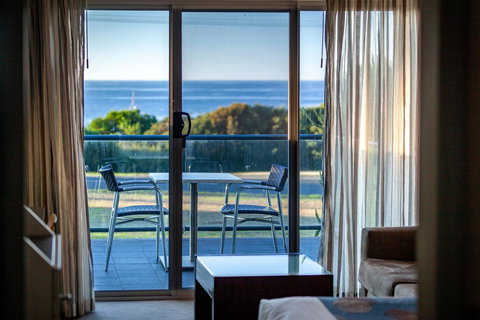 Beachfront Bicheno - Lightning Ridge Tourism 5