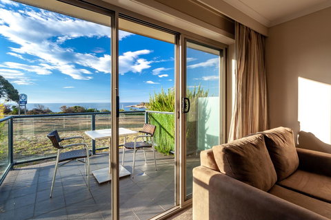 Beachfront Bicheno - Lightning Ridge Tourism 18
