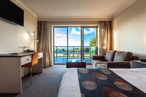 Beachfront Bicheno - Lightning Ridge Tourism 0