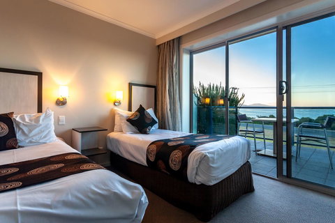 Beachfront Bicheno - Lightning Ridge Tourism 9
