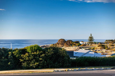Beachfront Bicheno - Lightning Ridge Tourism 22