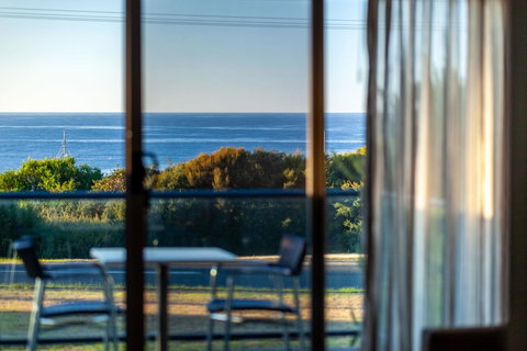 Beachfront Bicheno - Lightning Ridge Tourism 21