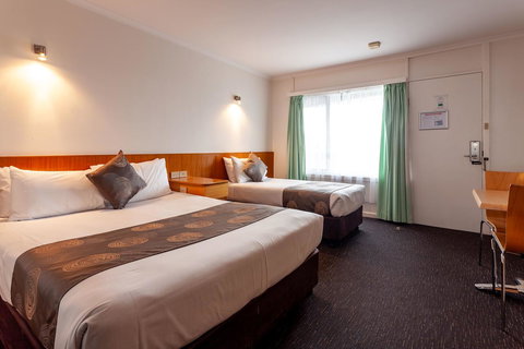 Beachfront Bicheno - Lightning Ridge Tourism 12