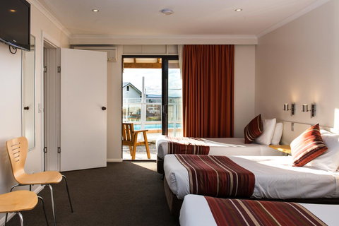 Beachfront Bicheno - Lightning Ridge Tourism 30