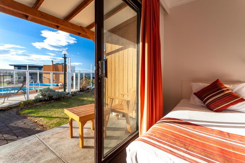 Beachfront Bicheno - Lightning Ridge Tourism 4