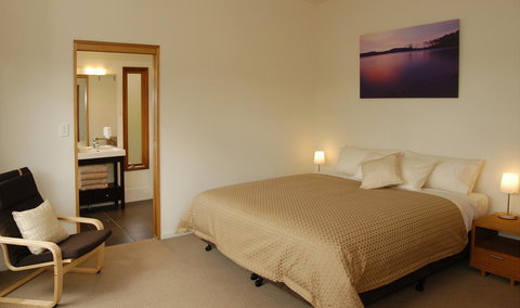 Stewarts Bay Lodge - Lightning Ridge Tourism 26