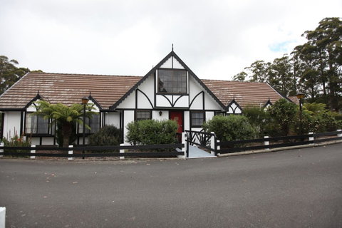 The Fox And Hounds Historic Hotel - Lightning Ridge Tourism 22