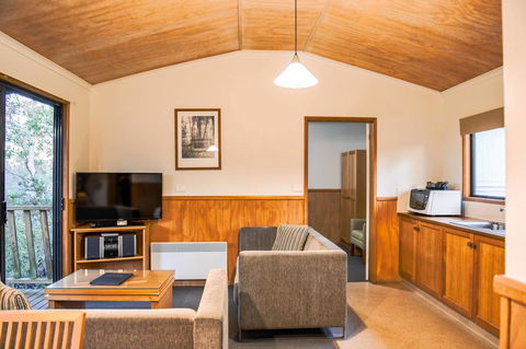 Cradle Mountain Wilderness Village - Lightning Ridge Tourism 27