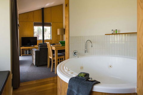 Cradle Mountain Wilderness Village - Lightning Ridge Tourism 20