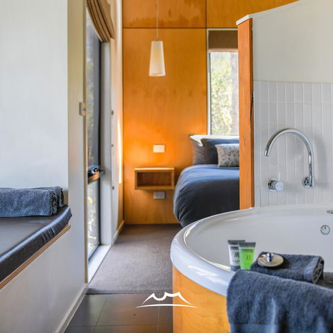 Cradle Mountain Wilderness Village - Lightning Ridge Tourism 9