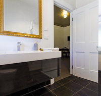 Deloraine Hotel - Lightning Ridge Tourism