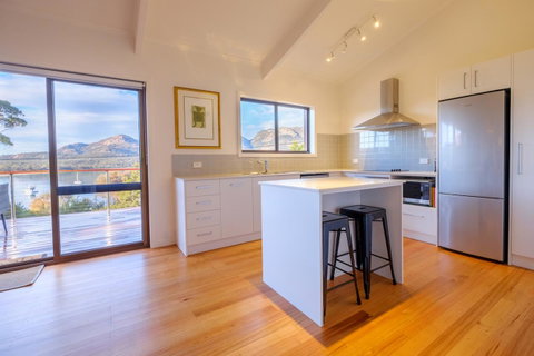 Arthouse Freycinet - Lightning Ridge Tourism 8